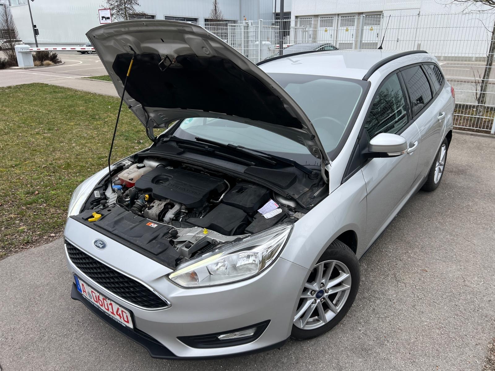 Ford Focus 2015 — photo 16