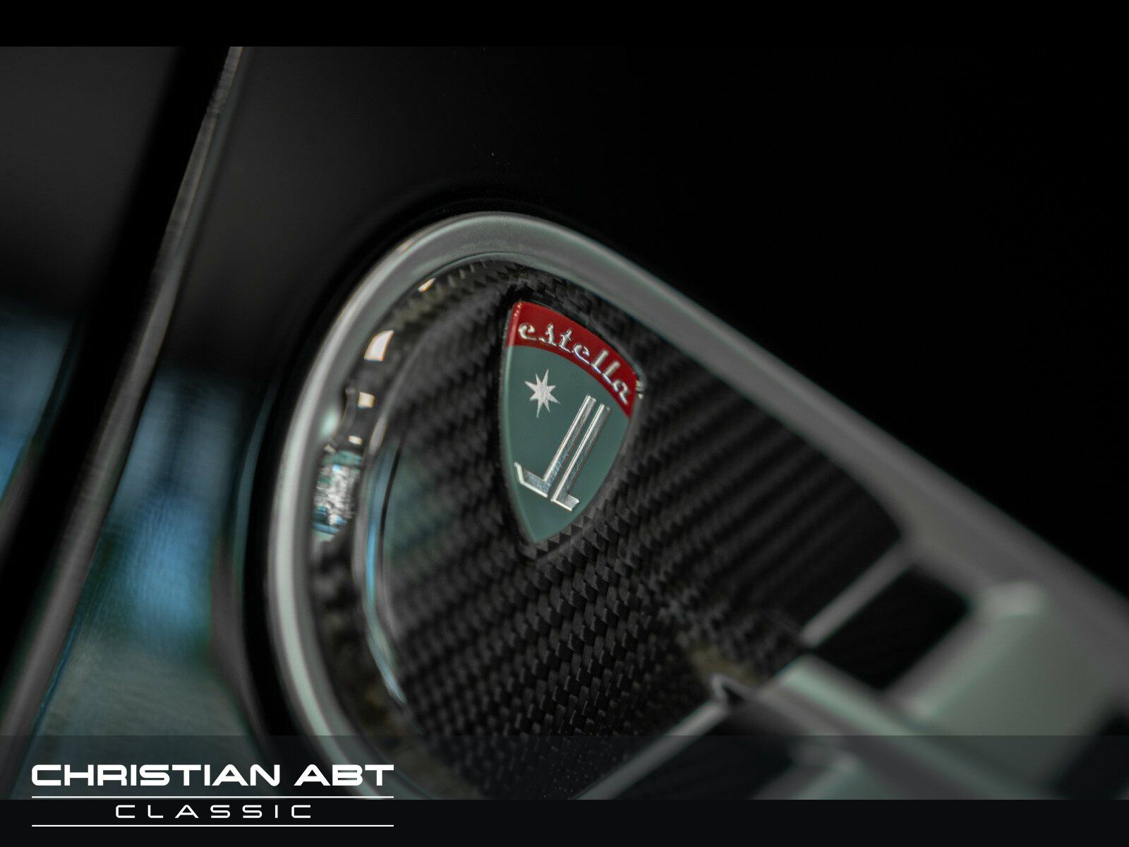 Fahrzeugabbildung BMW Estella Tender 5.7 Carbon-Kit * 1 of 1 * M40i