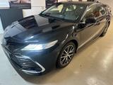 Toyota Camry Hybrid 2.5 Luxury - Toyota Camry in Stuttgart