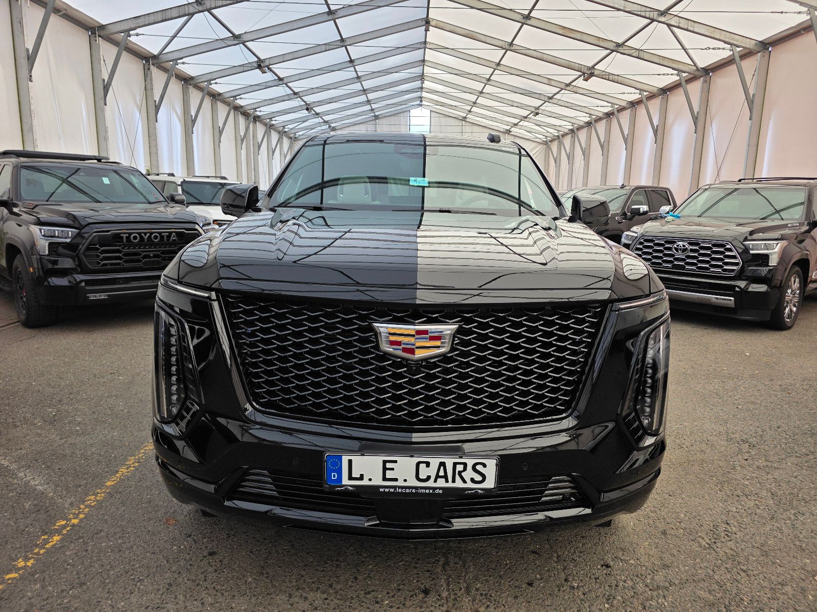 Fahrzeugabbildung Cadillac Escalade Sport Platinum T1: 129.000 EUR, Stock !