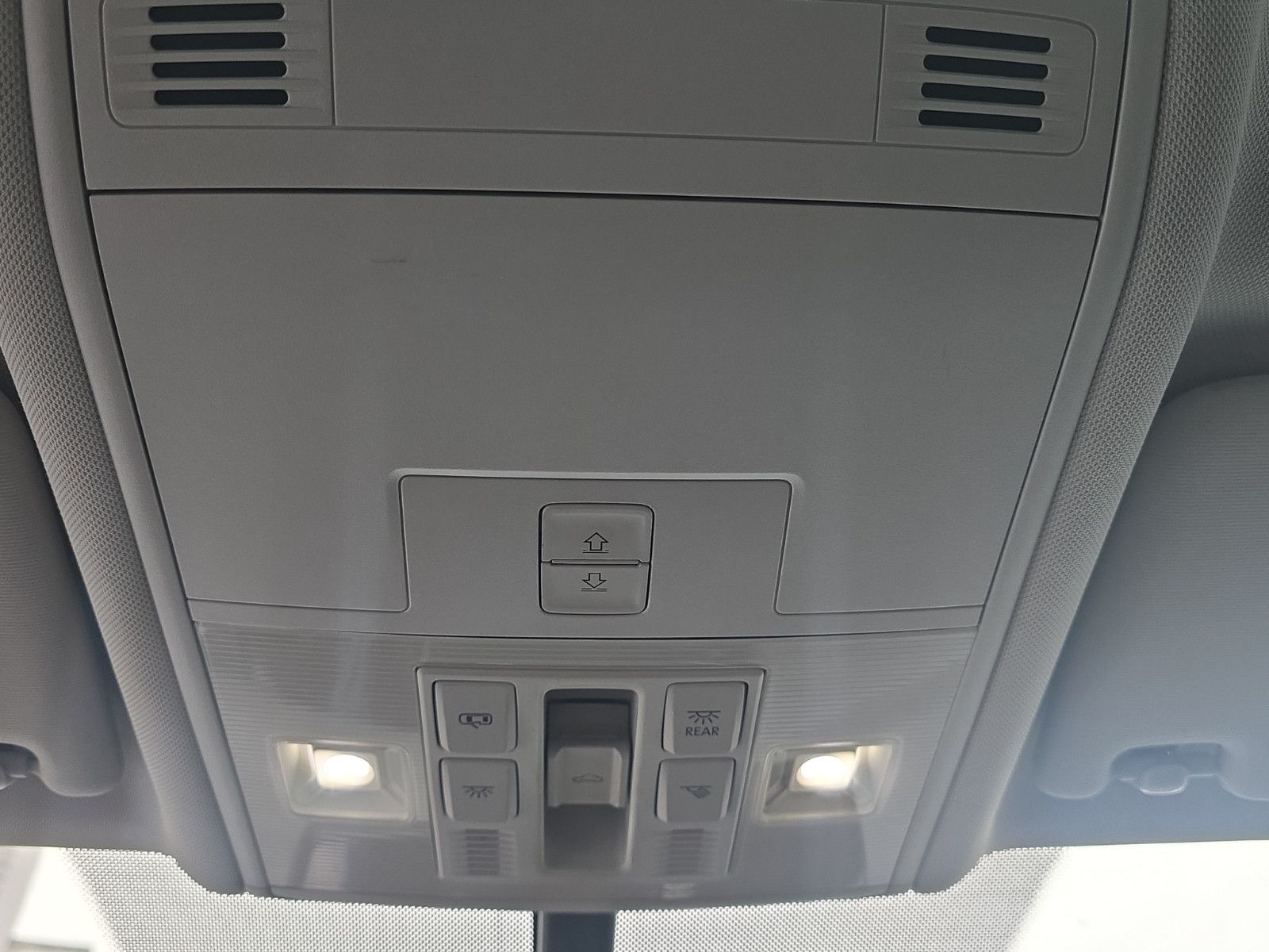 Fahrzeugabbildung Volkswagen Golf VII Cup AUS 1.HAND /Panorama/NAVI/PDC