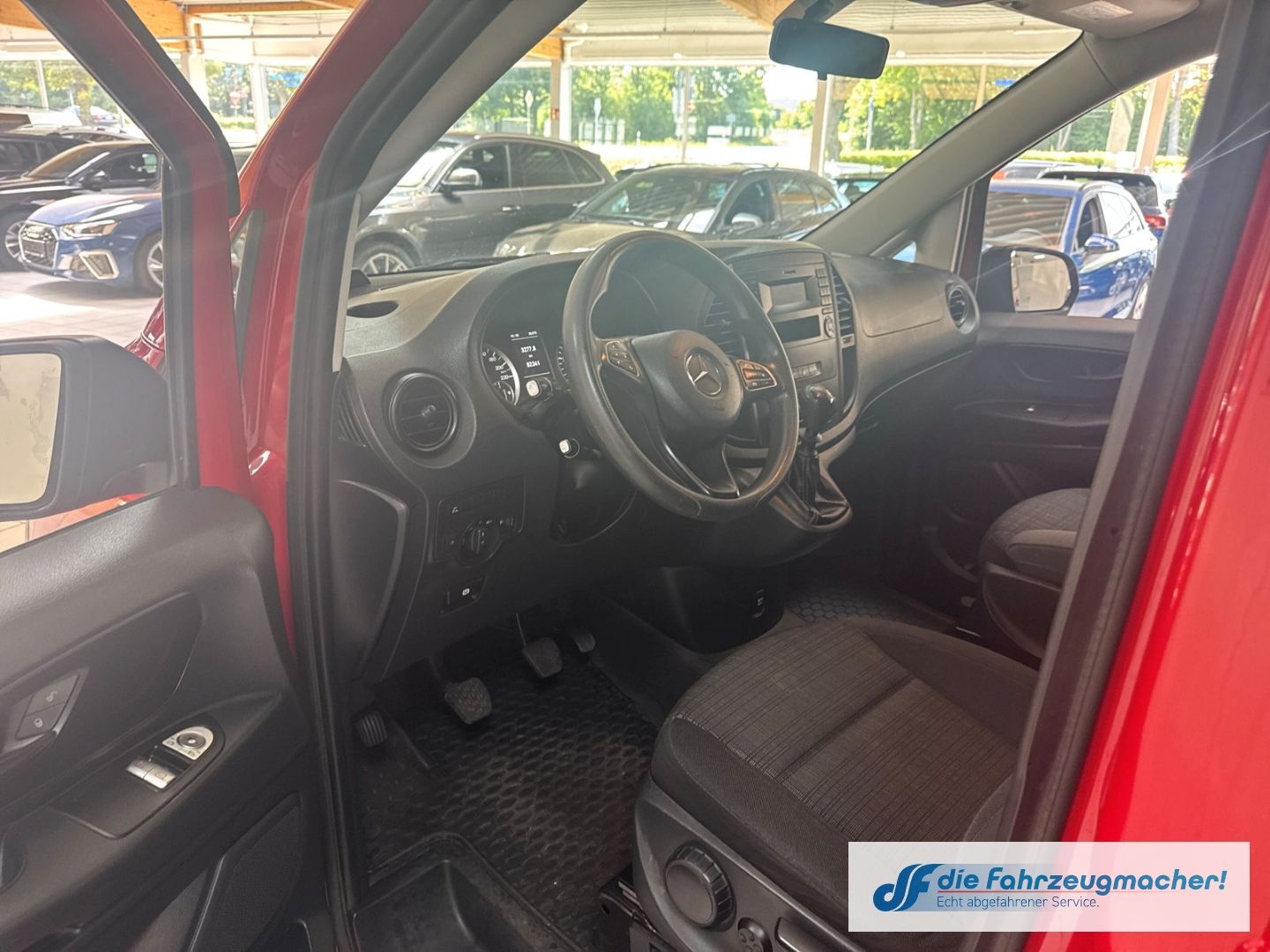Fahrzeugabbildung Mercedes-Benz Vito Kasten 114 CDI  lang Temp PDCv+h Klima Berg