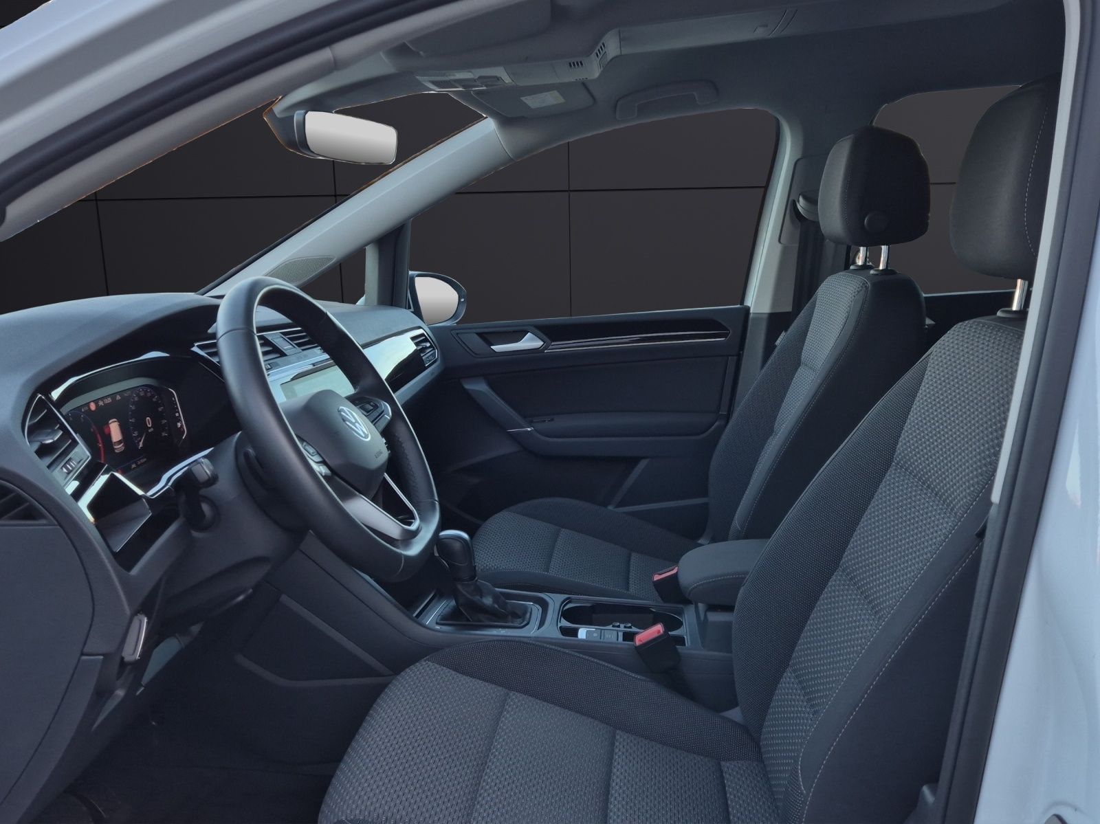 Fahrzeugabbildung Volkswagen Touran TSI Comfortline DSG R-Line LED Navi AID A