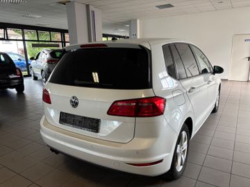 Volkswagen Golf - 6