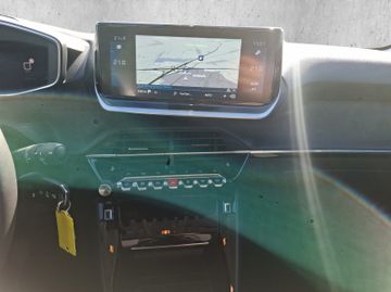 Peugeot 208 1.2 Allure Pack PureTech 100 Kam.+LED+Navi
