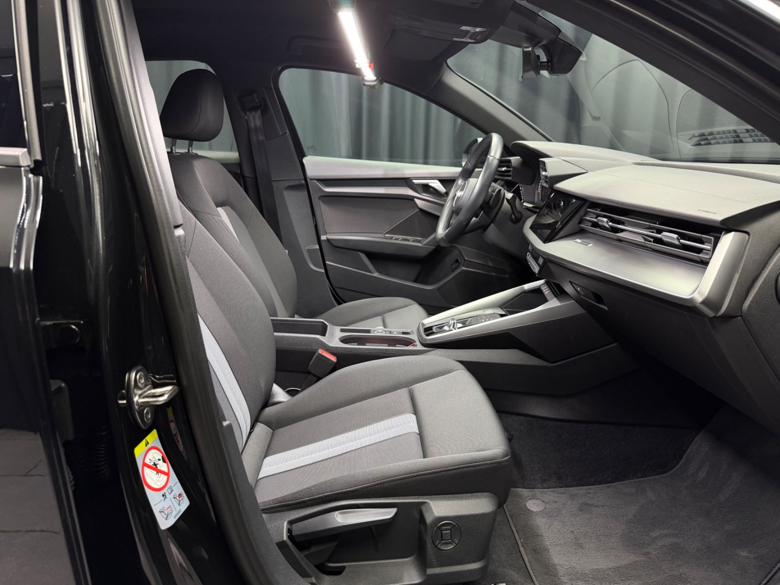 Fahrzeugabbildung Audi Audi A3 35 TDI Sportback advanced|AUTOMATIK|NAVI