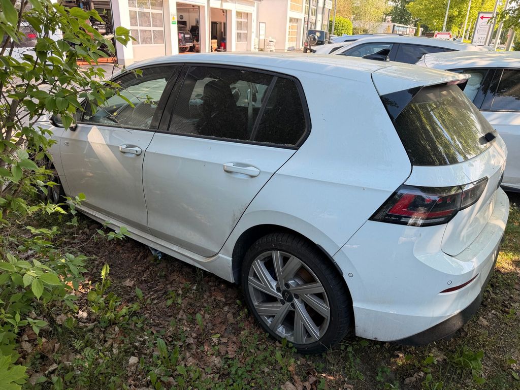 VW Golf VIII R/PERFORMANCE/IQ LIGHT/NAPPA VW Golf VIII R/PERFORMANCE/IQ LIGHT/NAPPA