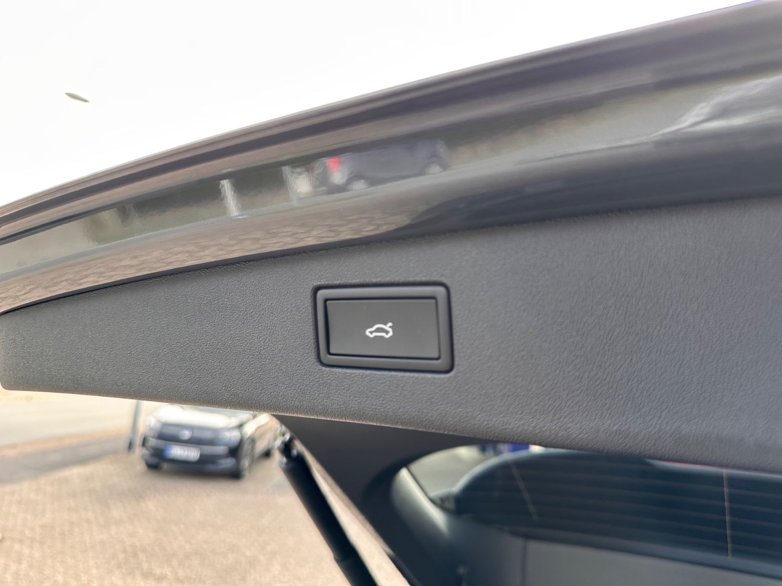 Fahrzeugabbildung Volkswagen Tiguan 1.5 eTSI Life DSG AHK/360°/APP/ACC/Keyles