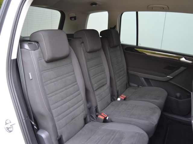 Touran 1.5 TSI DSG Highline BLACK-STYLE/7-SITZER