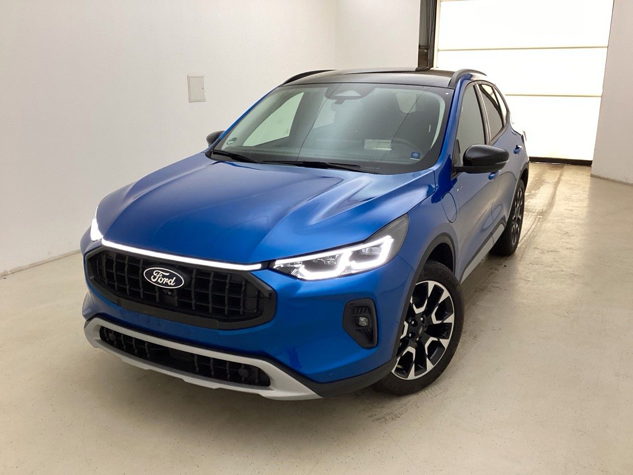 Ford Kuga 2,5 PHEV Active X,el.AHK,19",HUD,4JGarant
