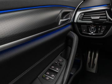 Fahrzeugabbildung BMW 520d M Sport Kamera DAB HiFi Stop&Go Komfort