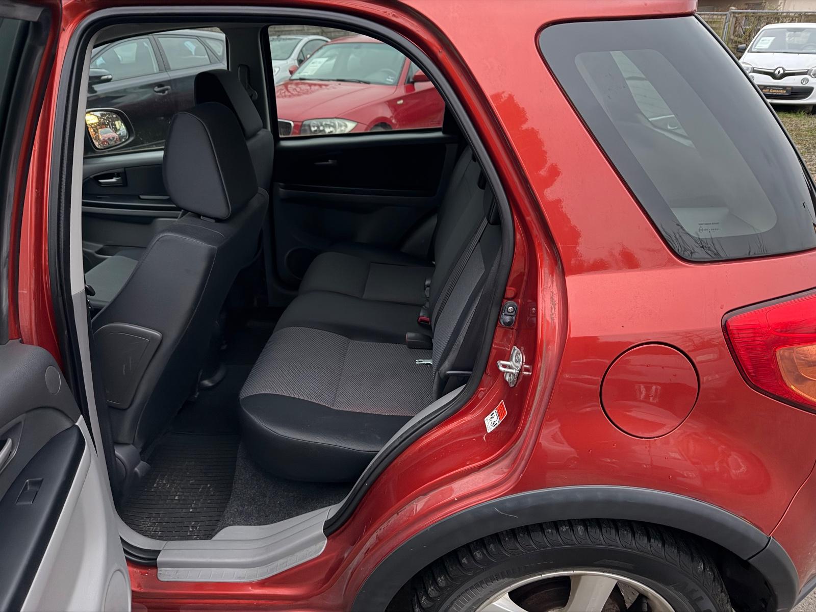 Suzuki SX4 2006 — photo 11