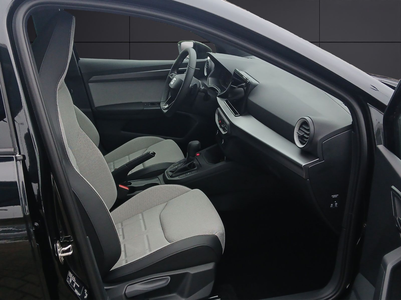 Fahrzeugabbildung SEAT Ibiza FR 1.0 TSI Voll-LED Navi ACC Kessy SH