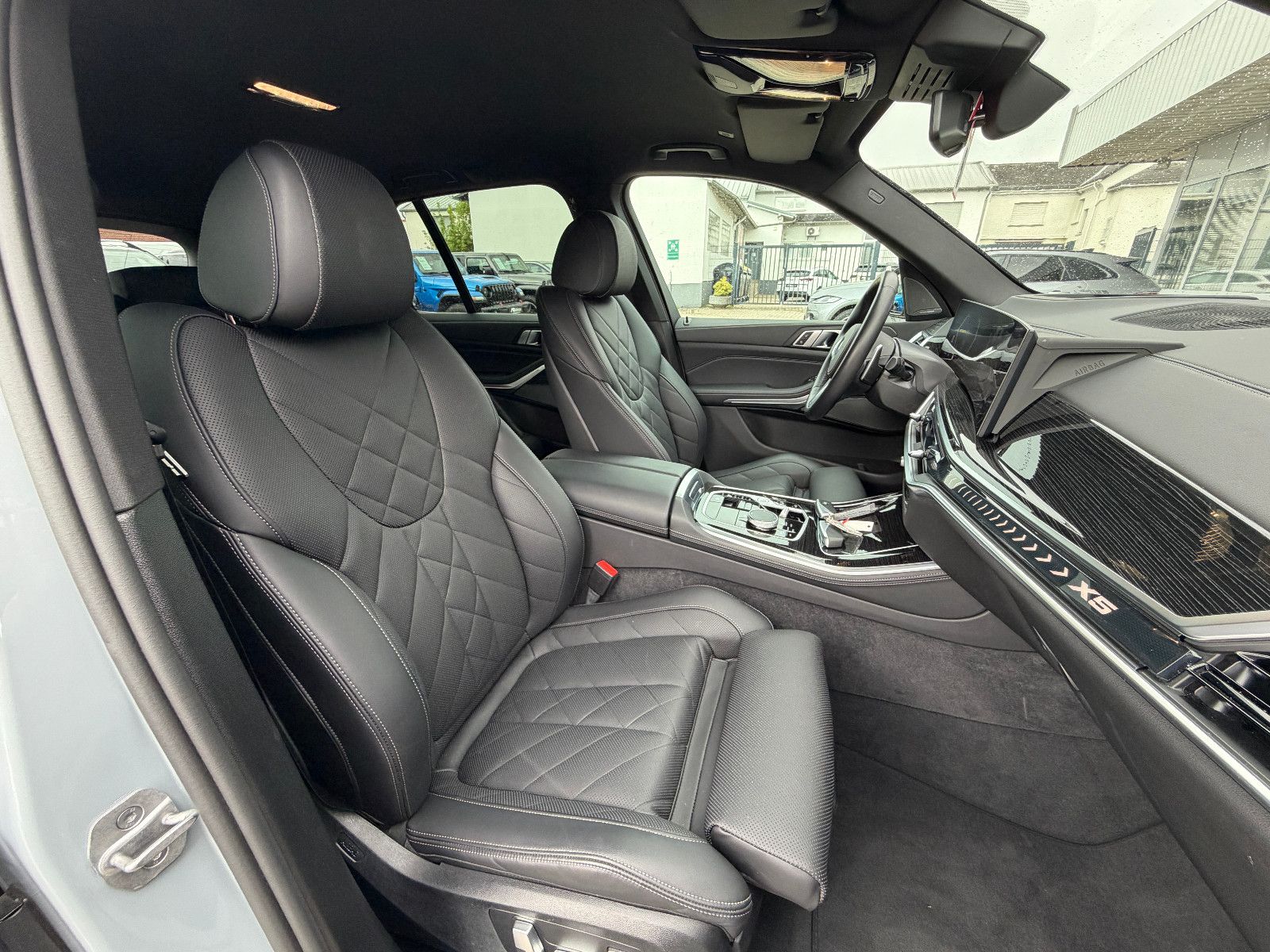 Fahrzeugabbildung BMW X5 30 d xDrive M Sport/HEAD-UP/360°/SOUND/AMBIEN