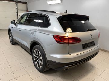 Volkswagen Touareg - 4