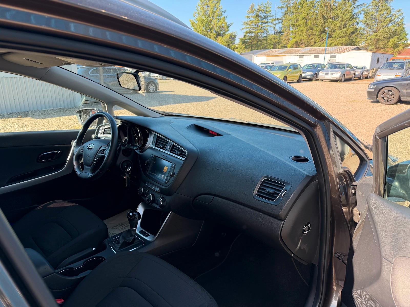 Kia Cee'd Sportswagon**Automatik**90 TKM**Kamera**Le
