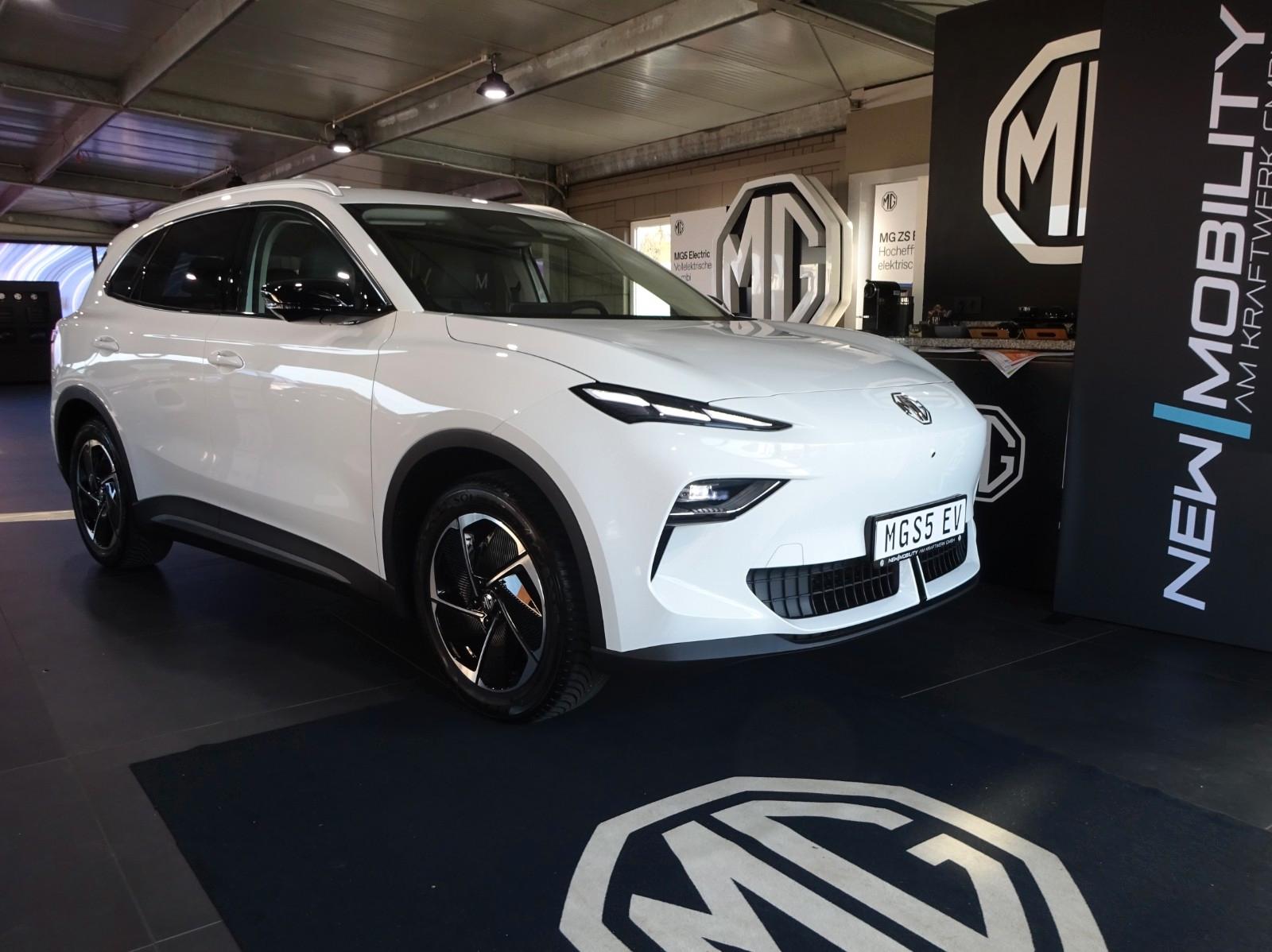 MGS5 Luxury 64 kWh Long Range Tageszulassung