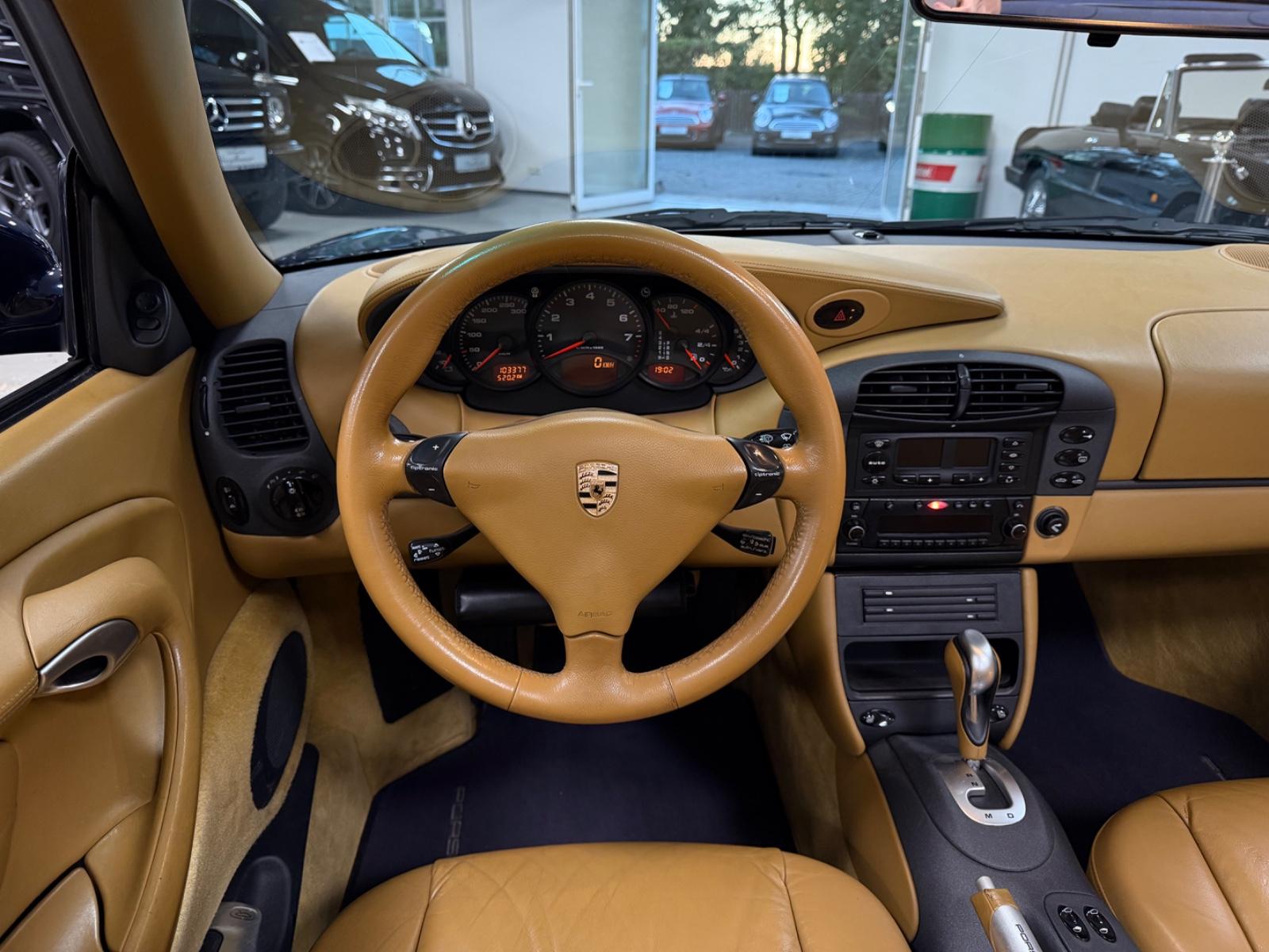 PORSCHE 911 996 CARRERA 4 CABRIOLET 3.4 300ch TIPTRONIC S - CUIR - SIÈGES CHAUFFANTS - GPS - HISTORIQUE PORSCHE