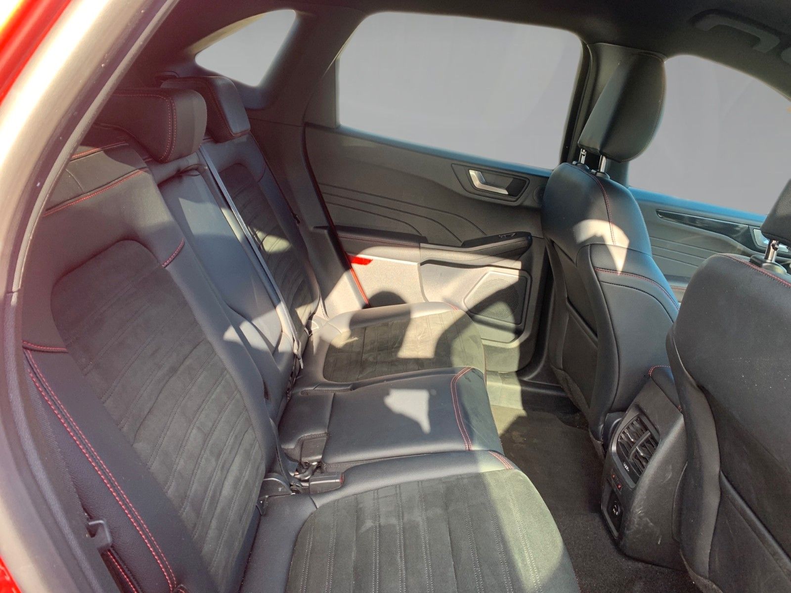 Ford Kuga 2.5 Duratec PHEV ST-LINE X – Bild 5