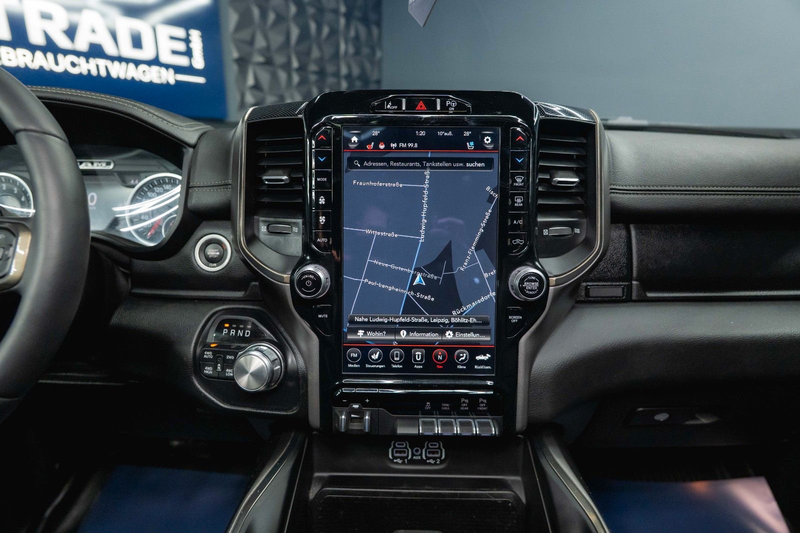 Fahrzeugabbildung Dodge RAM 5.7 V8 HEMI 4x4 NIGHT LARAMIE *Pano*RAMBOX*