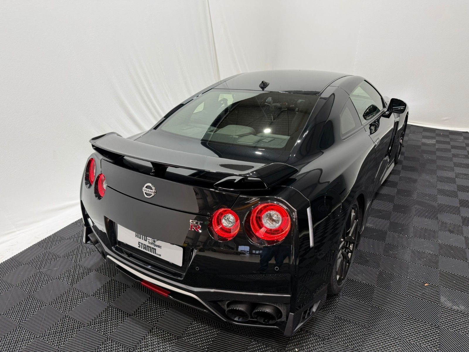 Fahrzeugabbildung Nissan GT-R Prestige Edition / S.heft Nissan Brömmler