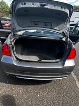 BMW 318i - - BMW 318 aus 2009: 318i