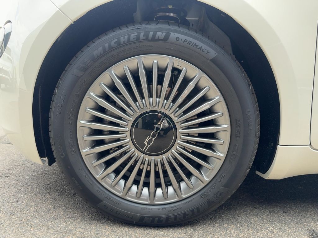 Fahrzeugabbildung Fiat 500 Hybrid Limousine ICON, K-Paket,Rückfahrkamer