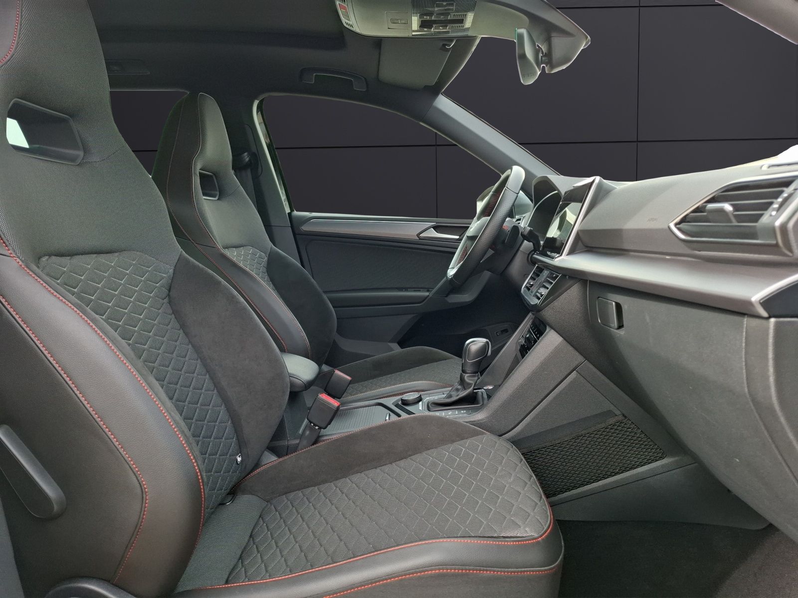 Fahrzeugabbildung SEAT Tarraco TSI FR DSG 4Drive LED AHK Navi Pano AID