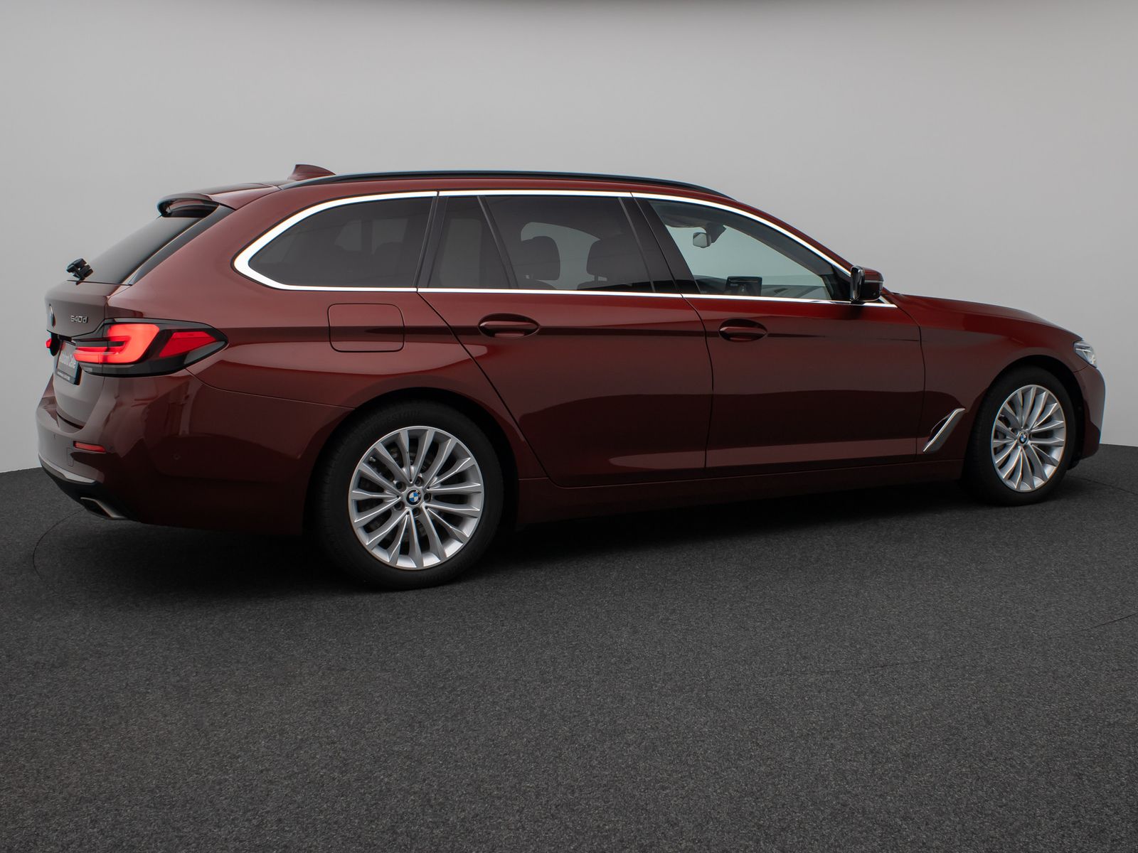 Fahrzeugabbildung BMW 540d xD LuxuryLine 360°Laser HUD DAB H/K Komfort