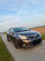 Toyota Avensis Combi Executive 2.2 D-4D Automatik E... - Toyota Avensis in Duisburg