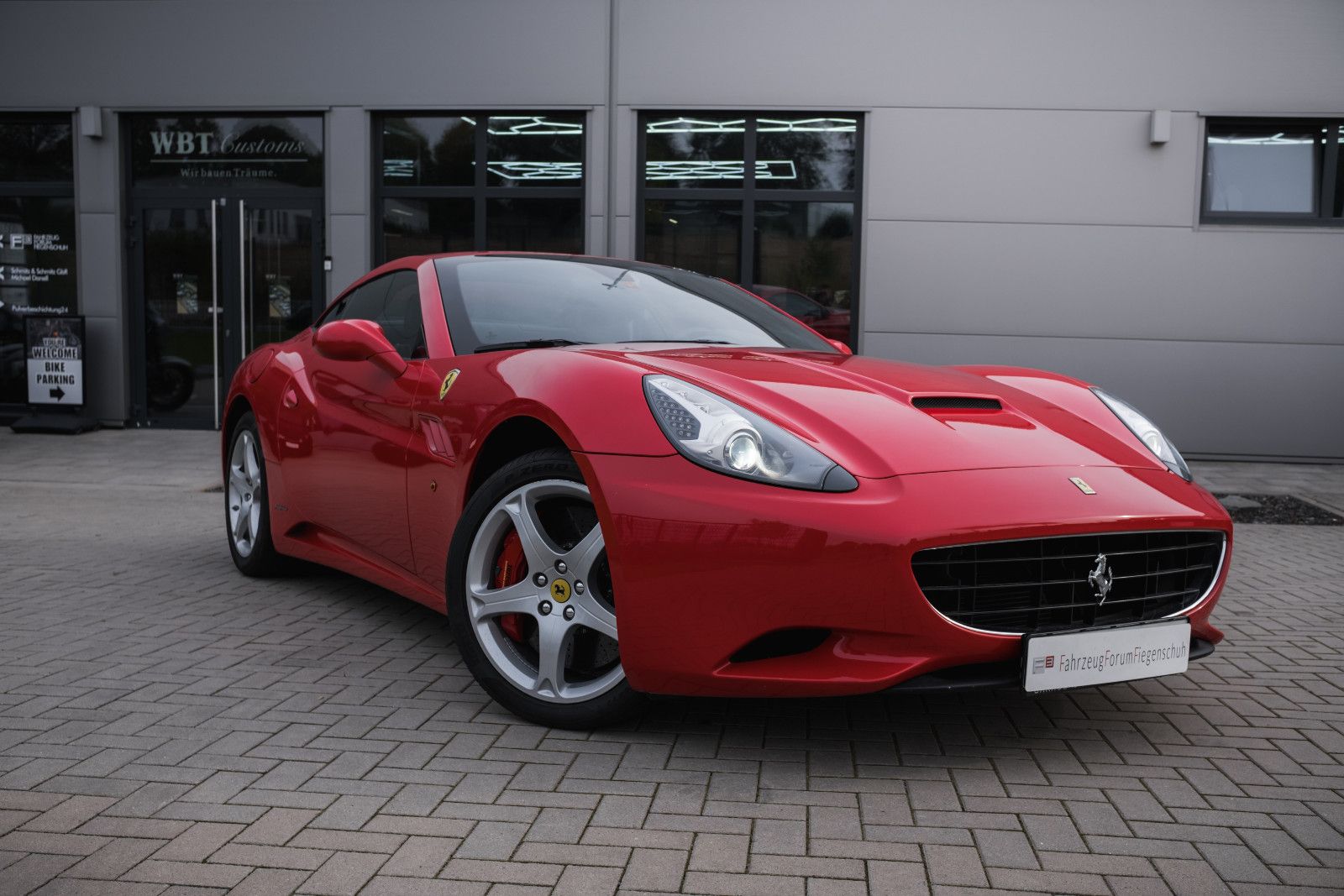 Fahrzeugabbildung Ferrari California-Scheckheft gepflegt-2.Hand