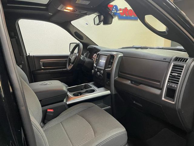 Fahrzeugabbildung Dodge WARLOCK CLASSIC  CREW CAB HEMI 4x4 SOFORT!