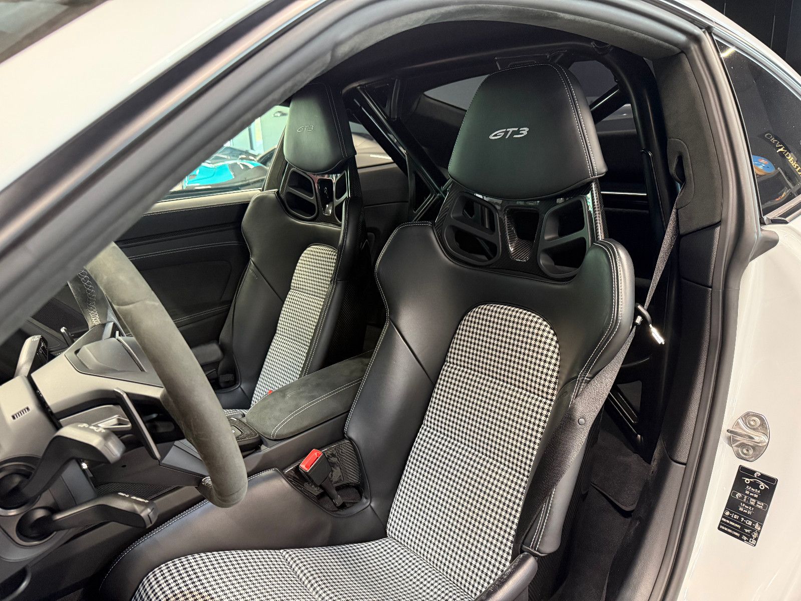 Fahrzeugabbildung Porsche 992/911 GT3-Lift-Clubsport-PCCB-90L.-LED