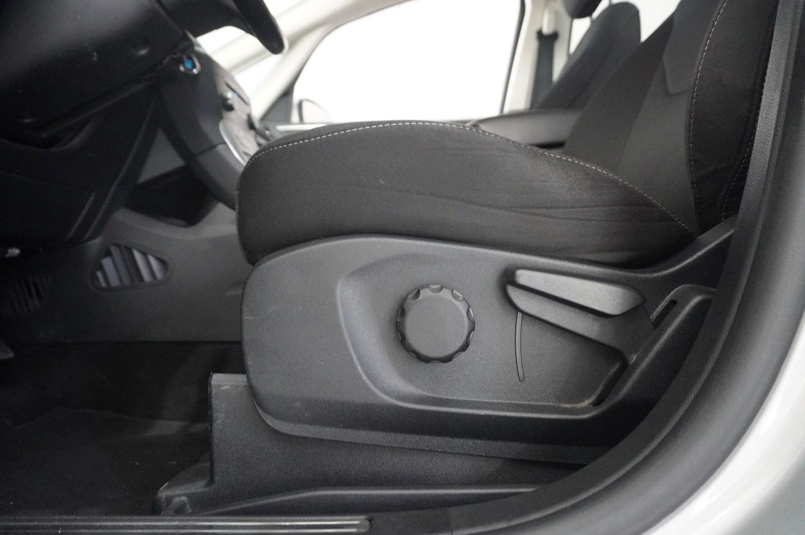 Fahrzeugabbildung Ford S-Max 2.0D TITANIUM NAVI/SHZ/KAMERA/SPORT/AHK