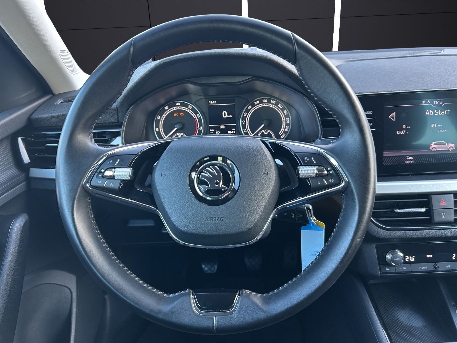 Fahrzeugabbildung SKODA Kamiq TSI Drive-125 LED Climatronic GRA PDC SH L