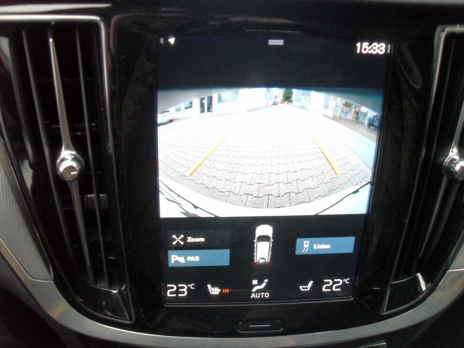 Fahrzeugabbildung Volvo V60 T8 R Design | AWD