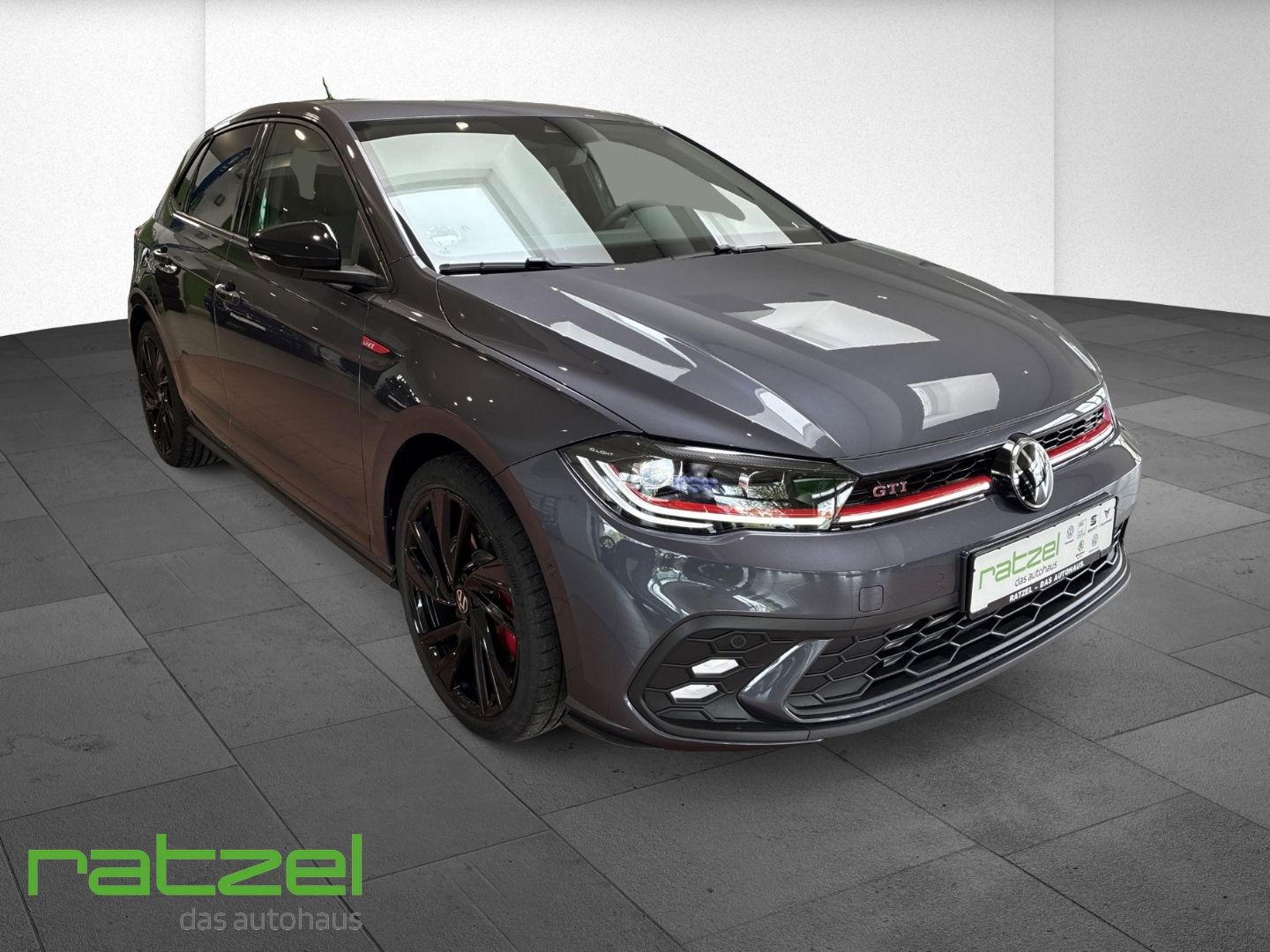 Fahrzeugabbildung Volkswagen Polo GTI 2.0 TSI DSG RearView Navi ACC IQ Drive