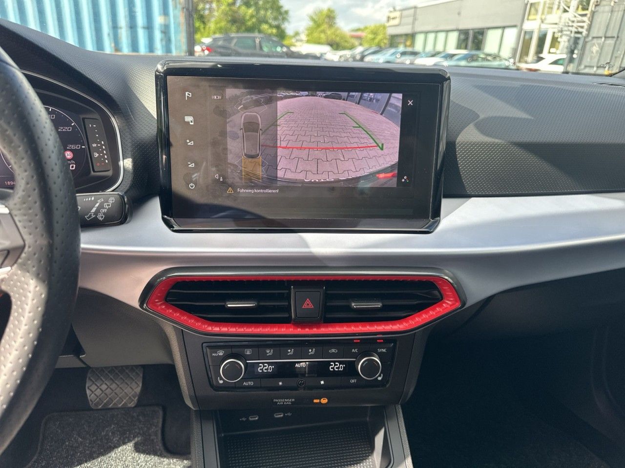 Fahrzeugabbildung SEAT Ibiza FR 1.0 TSI 81 kW (110 PS) 7-Gang-D - mit KI generiert/bearbeitet