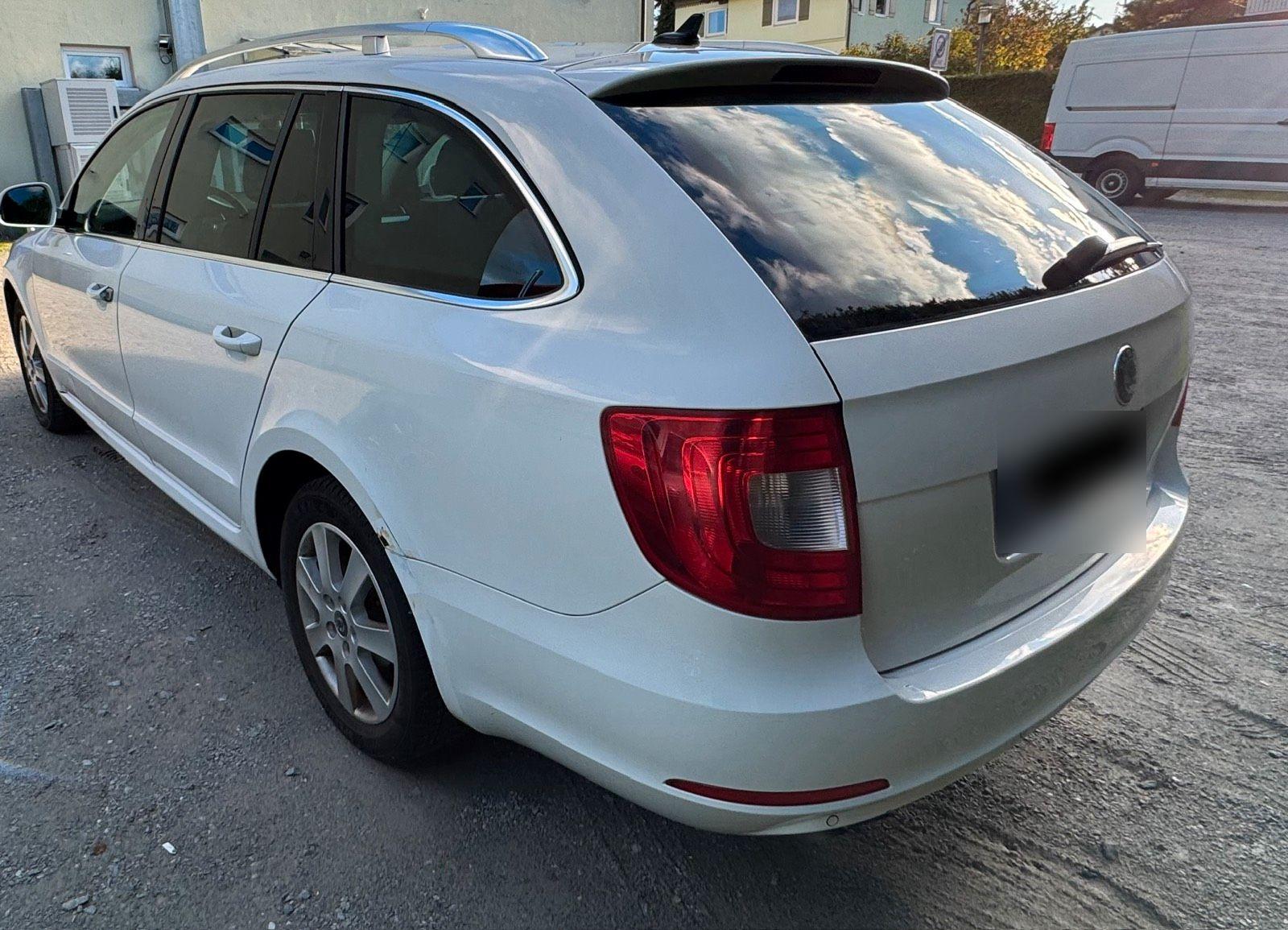 Skoda Superb 2011 — photo 6