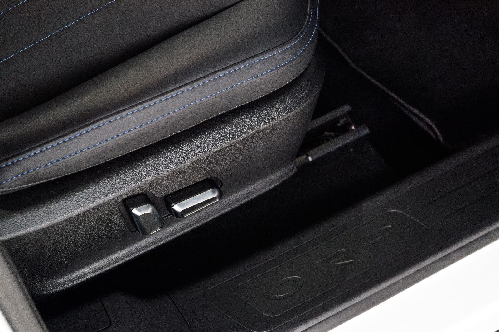 Fahrzeugabbildung GWM Ora 03 400 Pro *Wäpu *Bicolor *Allwetter