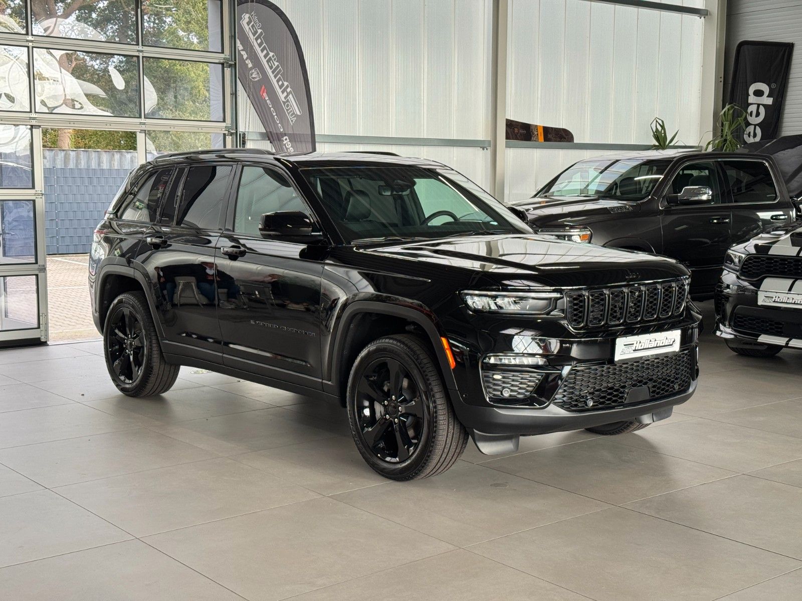 Fahrzeugabbildung Jeep Grand Cherokee 3.6 V6 Limited 4x4 Night Edition