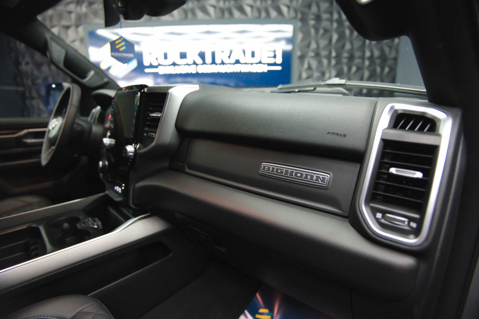 Fahrzeugabbildung Dodge RAM 3.0 MY 25 TWIN TURBO Offroad Night ACC 19%