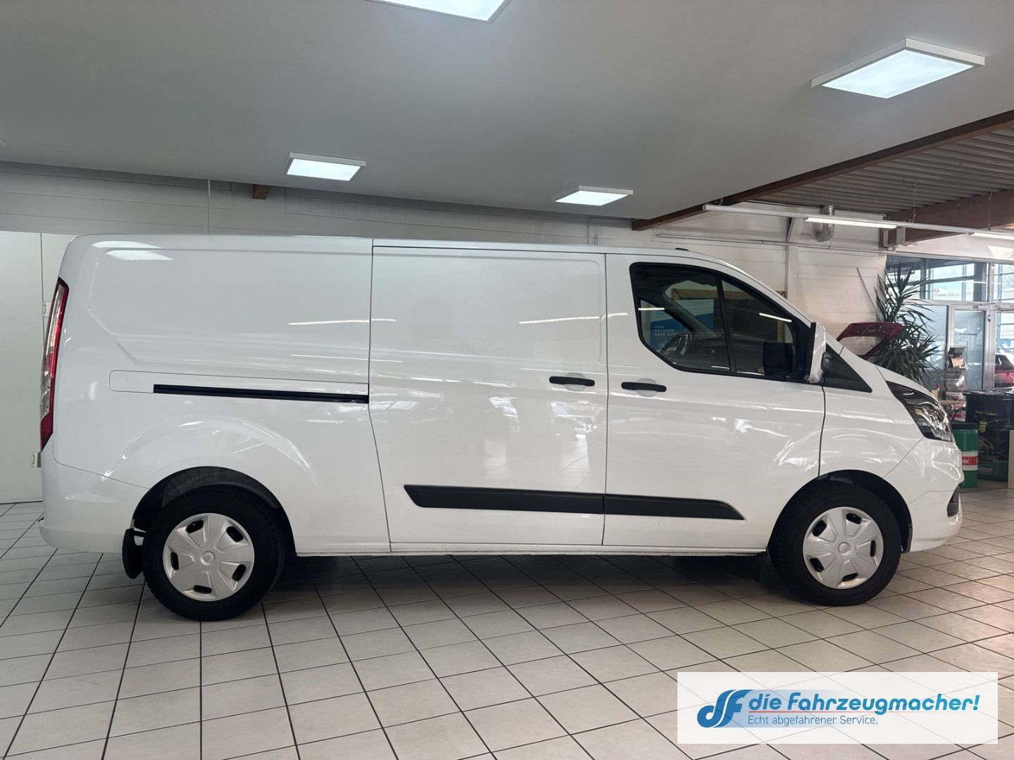 Fahrzeugabbildung Ford Transit Custom Kasten 320 L2 Trend DAB Notbremsa