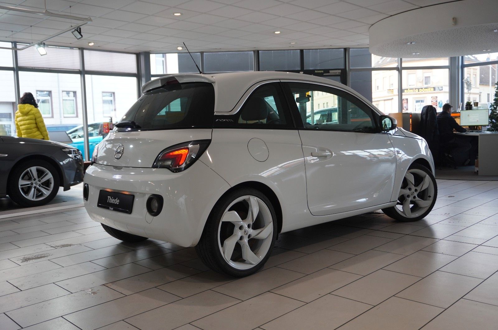 Fahrzeugabbildung Opel Adam 1.4 WHITE LINK LED/TEMP./SPORT/SH/KLIMA/USB