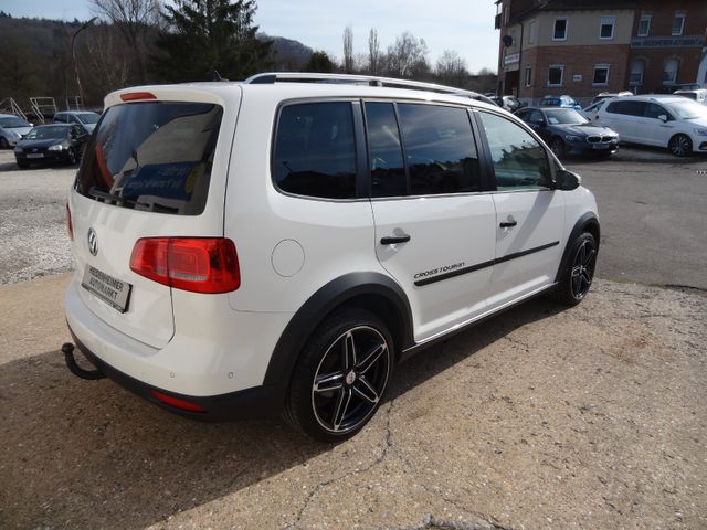 Fahrzeugabbildung Volkswagen CrossTouran/2.Hd/AHK/SitzH/140PS/PDC/Bi-Xenon/