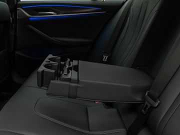 Fahrzeugabbildung BMW 520d xD M Sport Kamera DAB HiFi 4xKlima ACC Komf