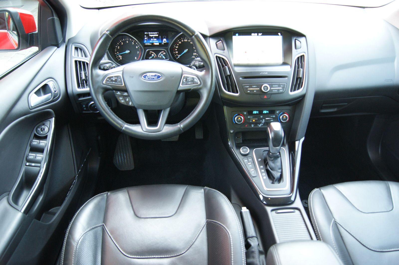 Fahrzeugabbildung Ford Focus Turnier 1.5 Titanium Aut RACEROT ACC STHZG