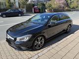 Mercedes-Benz CLA 180 Shooting Brake Urban nur 21.000 km