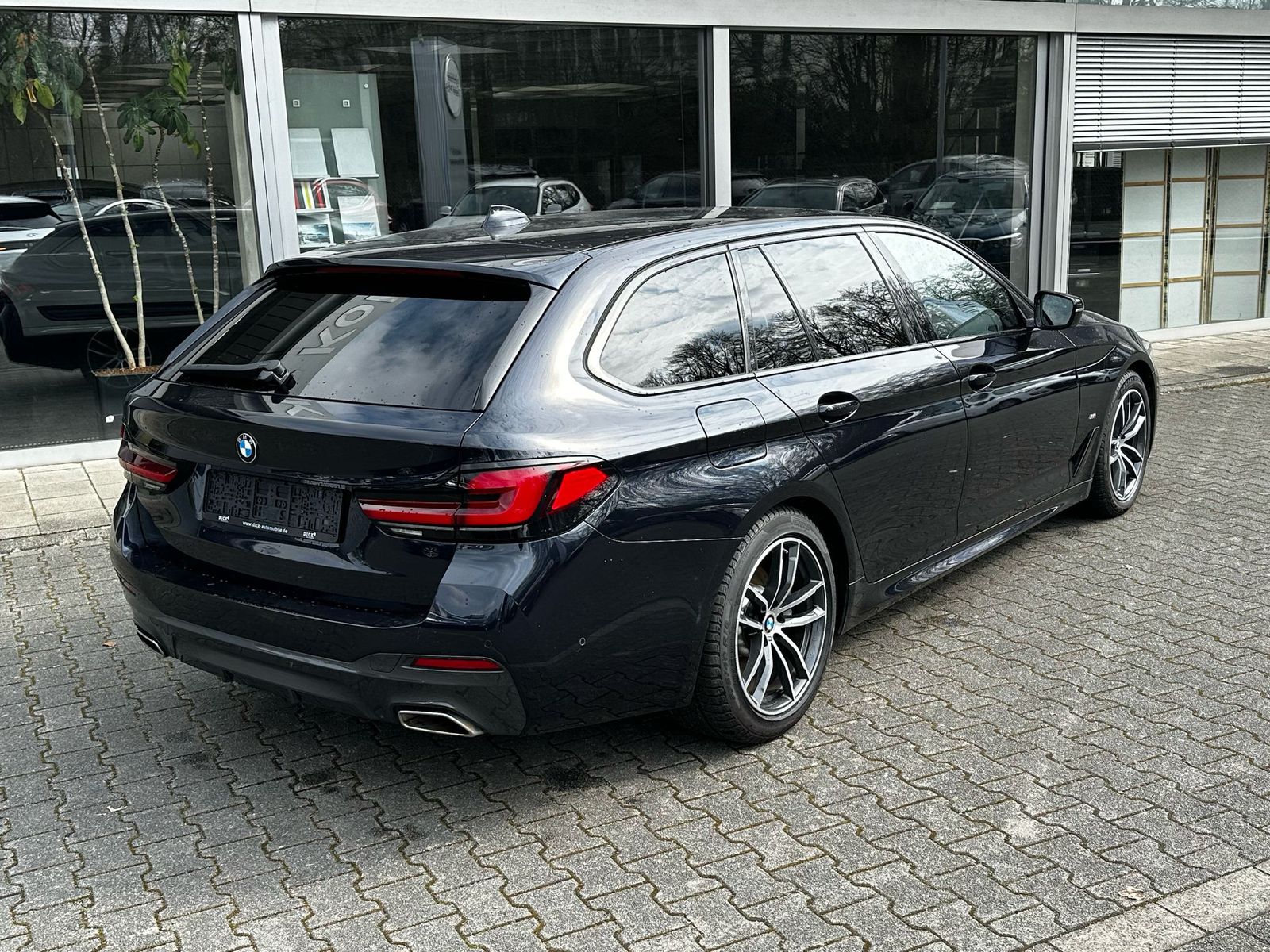 Fahrzeugabbildung BMW 520d Aut To Sport Aut M PAKET+SHADOW+VIRTU+PROF+