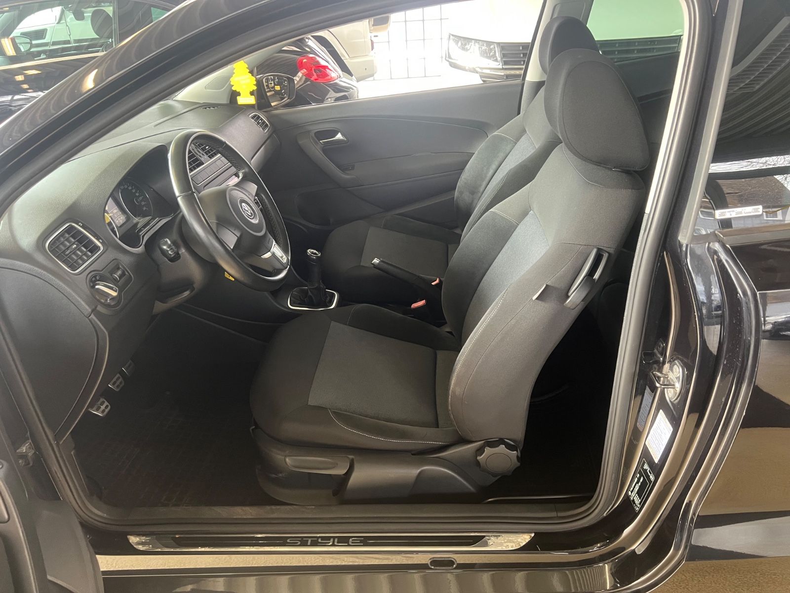 Fahrzeugabbildung Volkswagen Polo V 1.2 TDI Style *PANORAMADACH*